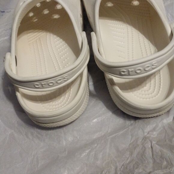 Crocs   - Picture 3 of 6